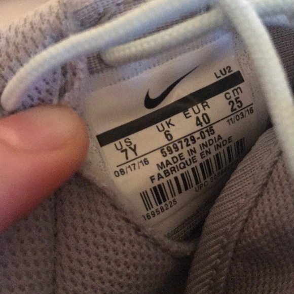 Nike Roche - Picture 8 of 8